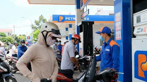 Giá xăng dầu hôm nay 27.1: Trong nước đứng giá, quốc tế vẫn ổn định