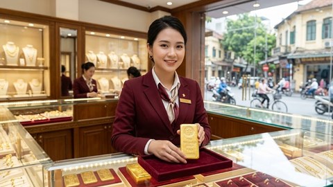 Giá vàng hôm nay 6.3: SJC nhích lên, vàng thế giới quay đầu giảm