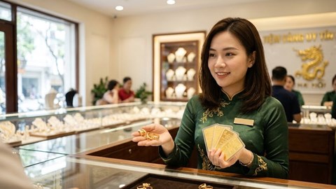 Giá vàng hôm nay 7.3: SJC giảm sâu, thế giới bật tăng mạnh