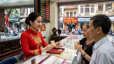 Giá vàng hôm nay 9.3: Vàng thế giới giảm, trong nước chờ tín hiệu mới