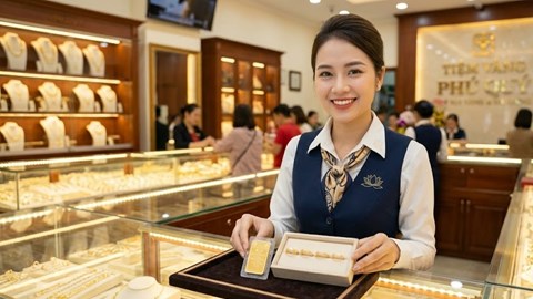 Giá vàng hôm nay 10.4: Lao dốc bất ngờ, mất mốc 172 triệu