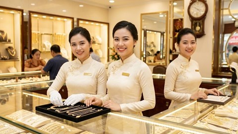 Giá vàng hôm nay 31.7.2026: Vàng SJC tăng, thế giới vượt 4.100 USD