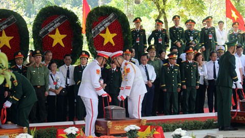 Thành kính tiễn đưa 731 Anh hùng liệt sĩ về nơi an nghỉ