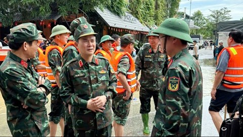 Viettel huy động lực lượng và trang thiết bị đặc biệt, ứng cứu thông tin xuyên đêm tại Thái Nguyên 