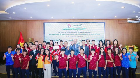 Herbalife Vietnam đồng hành cùng Liên đoàn Bóng đá Việt Nam 