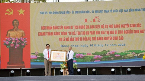 Mộ cụ Phó bảng Nguyễn Sinh Sắc đón nhận Bằng xếp hạng Di tích quốc gia đặc biệt