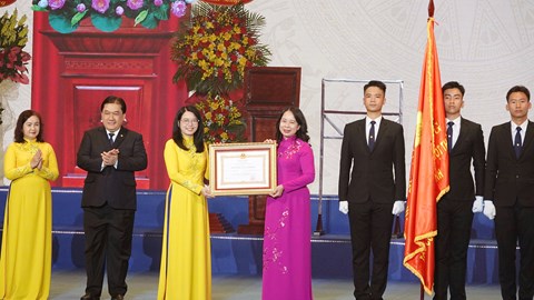 Saigontourist Group đón nhận Huân chương Lao động hạng Nhất