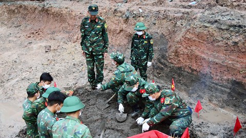 Phát hiện thêm 12 bộ hài cốt liệt sĩ tại Công viên Lê Thị Riêng