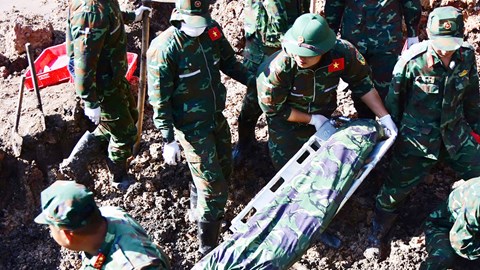 Phát hiện thêm 10 bộ hài cốt liệt sĩ tại Công viên Lê Thị Riêng