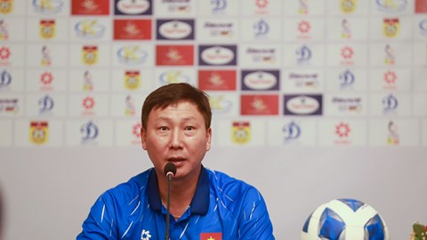 HLV Kim Sang-sik hy vọng Xuân Son sẽ ghi bàn vào lưới của Lào