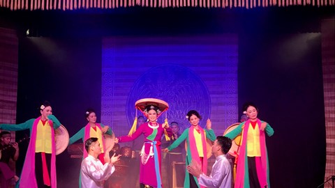 Làm gì khi chèo đương đại chưa có “đất sống”?