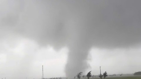 Lốc xoáy kinh hoàng ở Ninh Bình, 6 người thiệt mạng