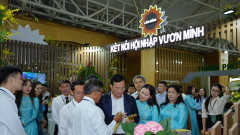 Lâm Đồng thu hút hàng nghìn khách tham quan tại Hội chợ Mùa thu 2025