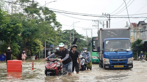 Cẩn trọng mưa dông và triều cường