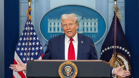 Tổng thống Trump thất vọng vì ông Zelensky “chưa đọc” đề xuất hòa bình của Mỹ