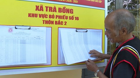  Cử tri vùng cao gửi trọn niềm tin vào lá phiếu