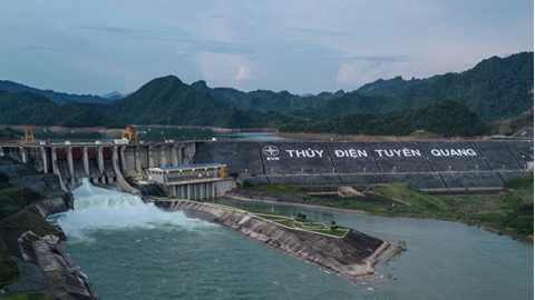 Thuỷ điện Tuyên Quang đóng tiếp một cửa xả đáy vào 16 giờ chiều nay