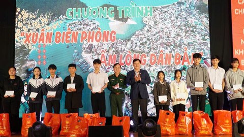 Chương trình “Xuân Biên phòng ấm lòng dân bản”