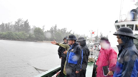 Bộ Tư lệnh Vùng Cảnh sát biển 2 sẵn sàng hỗ trợ ngư dân trên biển