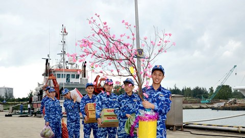 Ra khơi giữ biển khi Xuân về 