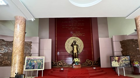 Sưu tầm tài liệu, phim ảnh, hiện vật phục vụ xây dựng Bảo tàng Đảng Cộng sản Việt Nam  