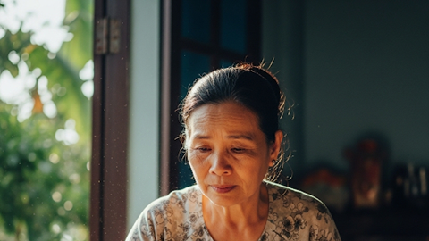 Ân hận vì sang tên sổ đỏ sớm cho con, từ có nhà cho thuê thành người ăn nhờ ở đậu