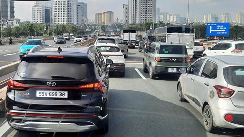 Hà Nội và TP.HCM sẽ áp dụng chuẩn khí thải ô tô nghiêm ngặt hơn toàn quốc ra sao?