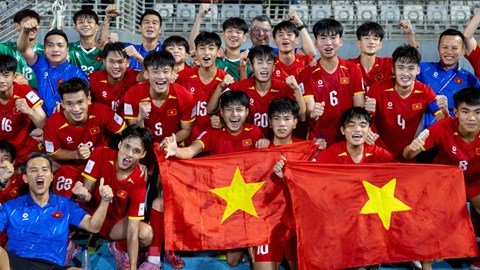 Chủ tịch AFC chúc mừng VFF sau kỳ tích của U17 Việt Nam