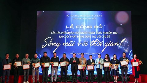 Công bố 35 tác phẩm VHNT xuất sắc tại Cuộc vận động sáng tác “Sống mãi với thời gian”