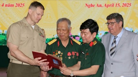 Những kỷ vật trở về, xoa dịu vết thương chiến tranh