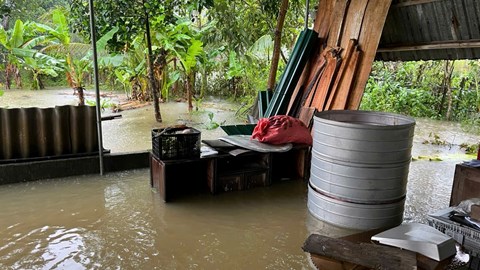 Hoàn lưu sau bão số 10 chia cắt nhiều xã miền Tây Nghệ An