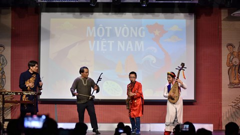Giới trẻ Việt kể câu chuyện văn hóa trên đất Pháp