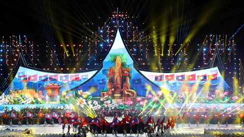  Tô thắm tình hữu nghị vĩ đại, đoàn kết đặc biệt Việt Nam - Lào