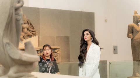 Hoa hậu Hoàn vũ Ấn Độ Rhea Singha quảng bá du lịch Đà Nẵng