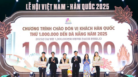 Đà Nẵng chào đón vị khách Hàn Quốc thứ 1 triệu trong năm 2025