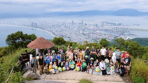 Các tuyến tham quan, dã ngoại ở bán đảo Sơn Trà hút khách 
