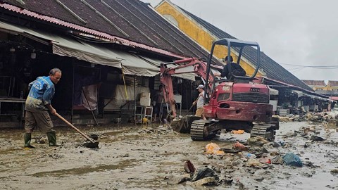 Đà Nẵng chi 200 tỉ đồng hỗ trợ người dân và khắc phục hạ tầng sau mưa lũ