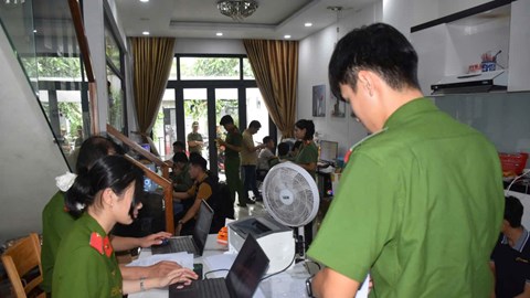 Triệt xóa đường dây cho thuê tài khoản mạng xã hội để lừa đảo, đánh bạc
