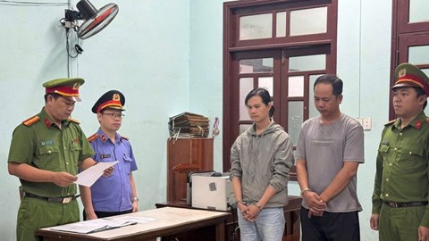 Khởi tố, bắt tạm giam 2 đối tượng hành hung tài xế xe công nghệ 