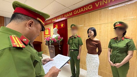 Khởi tố cô gái 9X dùng hợp đồng đất giả để chiếm đoạt tiền góp vốn