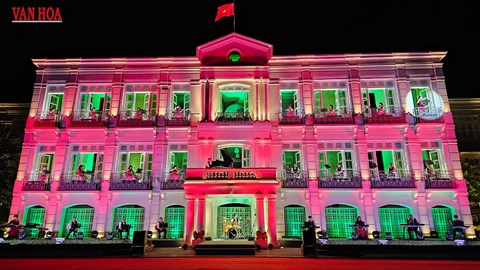 Da Nang Concert số 2 “Dòng chảy bất tận” gây ấn tượng trong đêm đầu năm mới