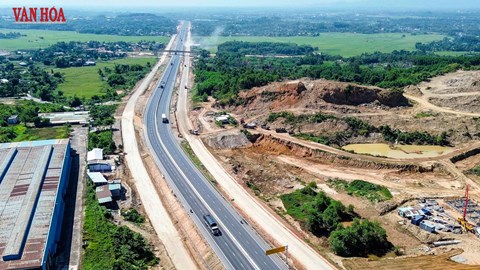 Cao tốc La Sơn - Hòa Liên hạn chế phương tiện, chỉ cho lưu thông theo khung giờ