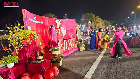 Đà Nẵng: Rộn ràng “Chào Tết Bính Ngọ 2026” trên Phố đi bộ Bạch Đằng