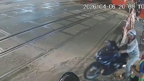 Hai nhân viên gác chắn tàu bị hành hung khi đang làm nhiệm vụ