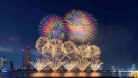 10 đội pháo hoa hội tụ DIFF 2026: Cuộc đua nghệ thuật trên bầu trời Đà Nẵng