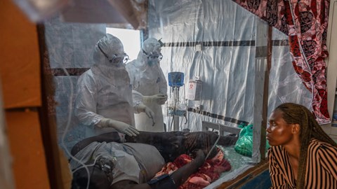 Ebola bùng phát mạnh hơn tại miền Đông CHDC Congo và Uganda