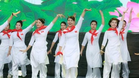 Đồng diễn áo dài “Phụ nữ Thủ đô - Hội nhập và phát triển” năm 2025