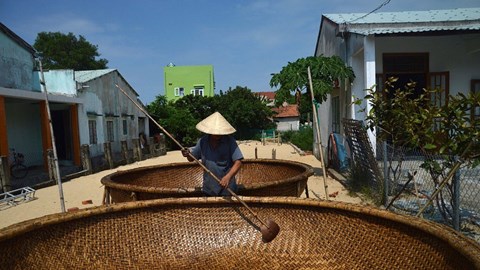 Nghề đan thuyền thúng ở Bình Minh 