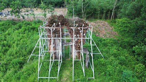 Hiện trạng hoang phế tại di tích Phật viện Đồng Dương 