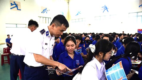 Vùng Cảnh sát biển 2 phát động cuộc thi tìm hiểu pháp luật về biển, đảo